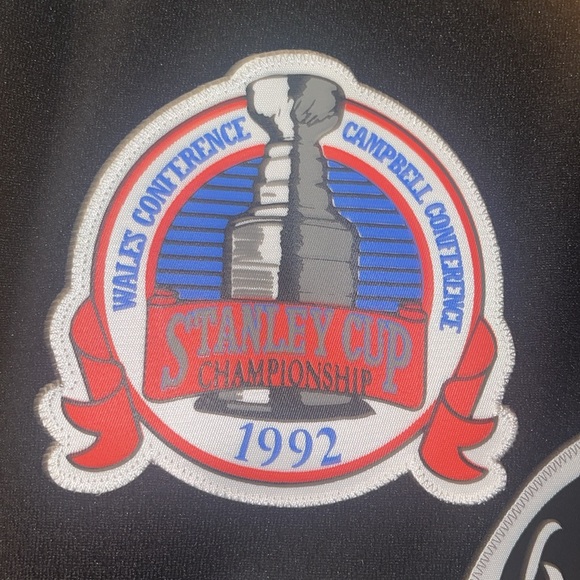 ❗️MITCHELL AND NESS 1992 STANLEY CUP COMMERMATJVE JERSEY❗️ - Picture 2 of 7